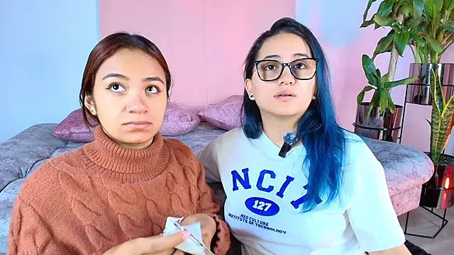 Jules n Gia online show from 09.25.25