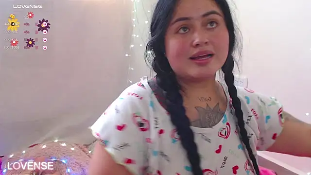 Snapshot of PamelaDoouce chatting on 01.18.25 PamelaDoouce online show from 01.18.25