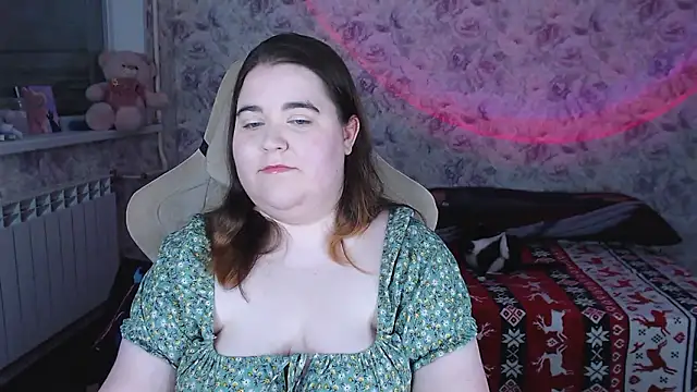 Snapshot of Estelle_Hicks chatting on 02.15.26 Estelle Hicks online show from 02.15.26