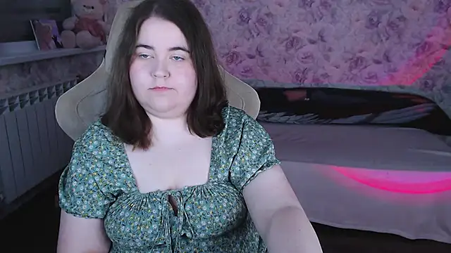 Estelle Hicks online show from 05.18.26