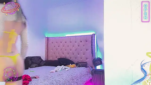 LittleEmmaa online show from 01.20.25