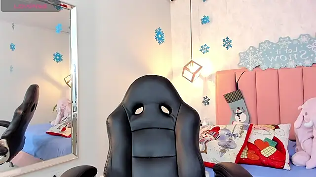 SUNNYCYRUS online show from 12.23.24