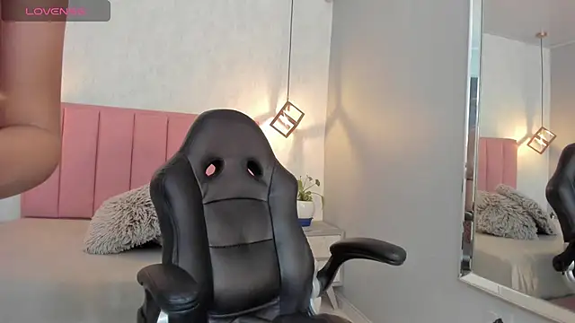 SUNNYCYRUS online show from 10.07.25