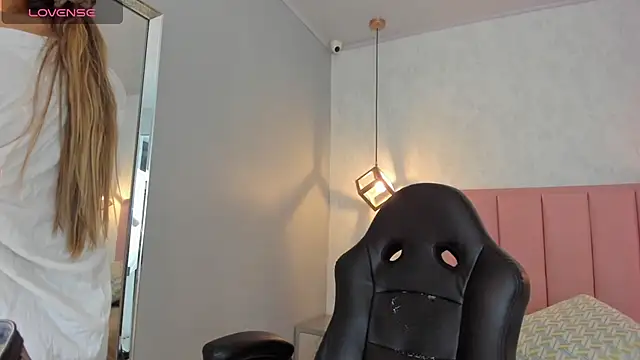 SUNNYCYRUS online show from 05.28.26