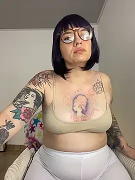 Snapshot of sophia_goth chatting on 11.19.25 sophia goth online show from 11.19.25