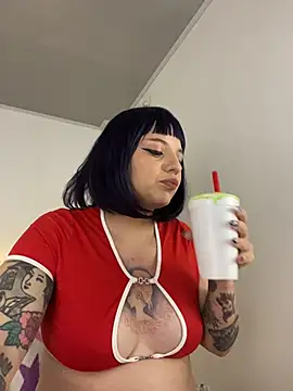 Snapshot of sophia_goth chatting on 12.23.25 sophia goth online show from 12.23.25