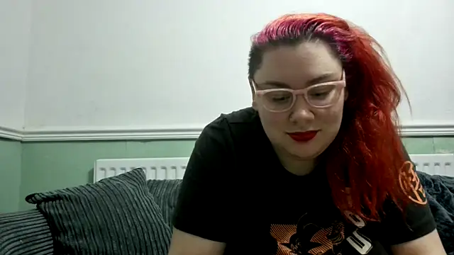 Snapshot of Bustycurves chatting on 12.26.24 Bustycurves online show from 12.26.24