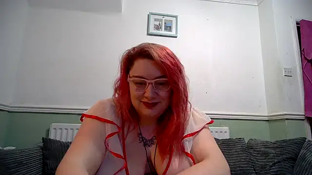 Snapshot of Bustycurves chatting on 02.07.25 Bustycurves online show from 02.07.25