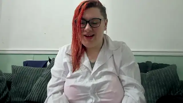 Snapshot of Bustycurves chatting on 02.21.25 Bustycurves online show from 02.21.25