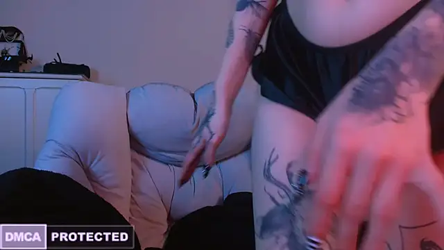 NaughtyLittleFox online show from 01.28.25