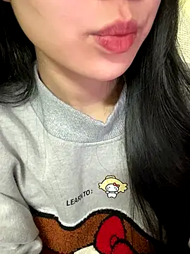 minmin2kk5 online show from 11.23.25