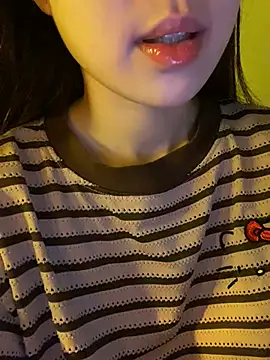 minmin2kk5 online show from 03.14.26