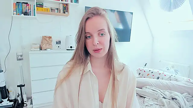 Snapshot of violet_blue_eyes chatting on 05.05.26 violet blue eyes online show from 05.05.26