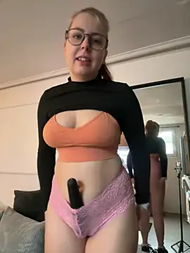 Livewithlucy online show from 02.06.25