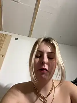 Livewithlucy online show from 03.12.25