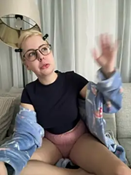 Livewithlucy online show from 02.06.26