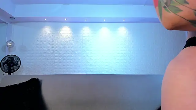 violet scott online show from 12.18.25