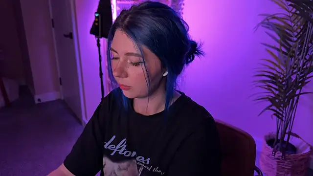 Snapshot of _vixenp chatting on 11.30.25 vixenp online show from 11.30.25