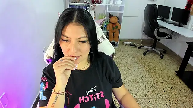 Snapshot of katya_nt chatting on 12.14.25 katya nt online show from 12.14.25