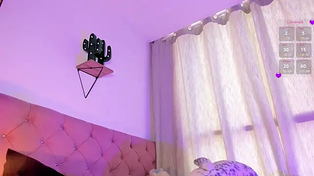 Snapshot of srtaliz chatting on 12.13.24 srtaliz online show from 12.13.24