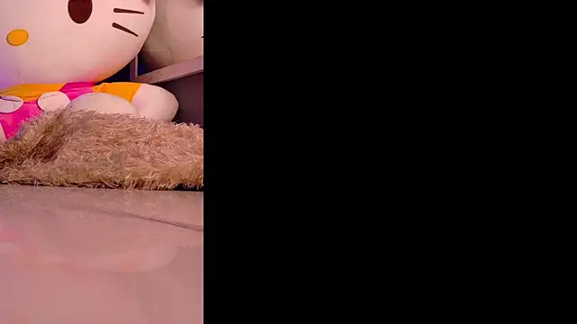 Snapshot of miia__baker chatting on 04.01.26 miia baker online show from 04.01.26