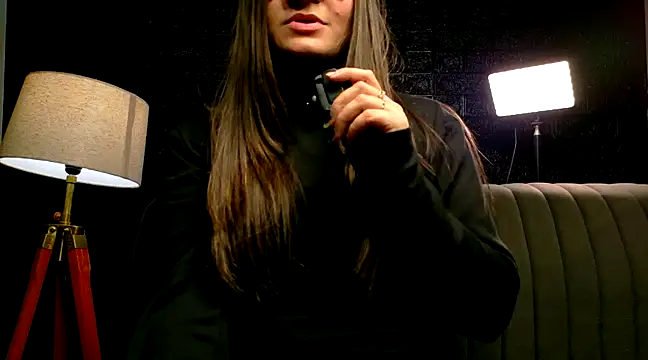 Snapshot of demieliss chatting on 02.17.25 demieliss online show from 02.17.25