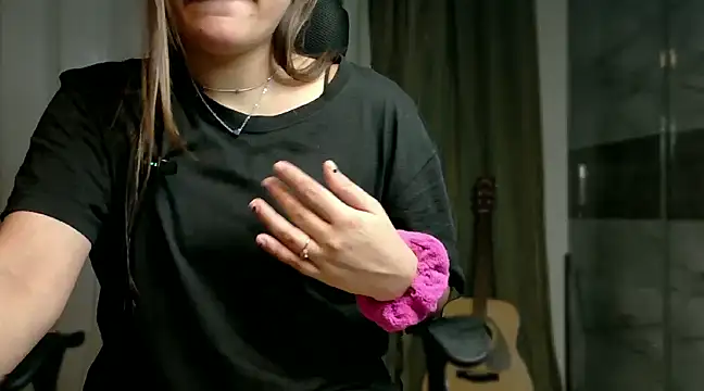 Snapshot of demieliss chatting on 03.21.25 demieliss online show from 03.21.25