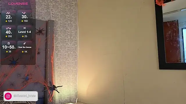 Shantal Joness online show from 10.28.25