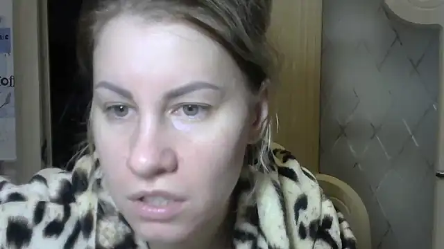 TherestlessKitty online show from 02.15.25