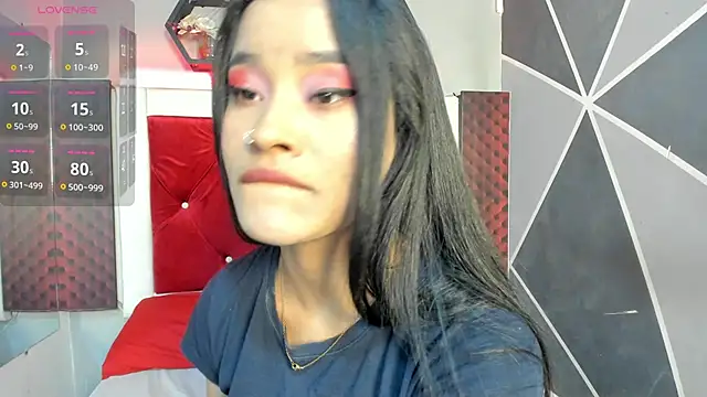 Snapshot of Karoll014 chatting on 01.13.25 Karoll014 online show from 01.13.25