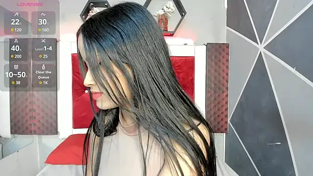 Snapshot of Karoll014 chatting on 01.25.25 Karoll014 online show from 01.25.25