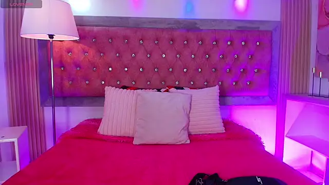 Tayzon Foxxx online show from 06.30.26