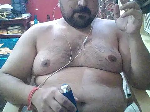 Snapshot of ARYANAVAILABLE chatting on 10.25.25 ARYANAVAILABLE online show from 10.25.25