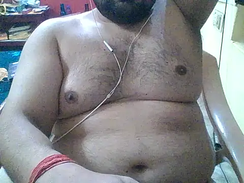 Snapshot of ARYANAVAILABLE chatting on 10.30.25 ARYANAVAILABLE online show from 10.30.25