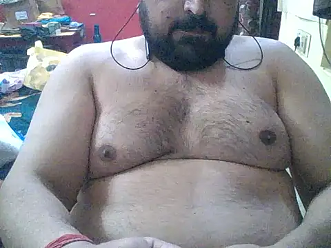 Snapshot of ARYANAVAILABLE chatting on 12.20.25 ARYANAVAILABLE online show from 12.20.25