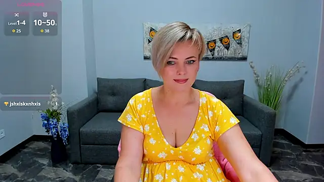 Snapshot of Julia_Wilsone chatting on 11.01.25 Julia Wilsone online show from 11.01.25