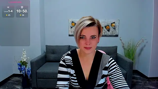 Snapshot of Julia_Wilsone chatting on 11.02.25 Julia Wilsone online show from 11.02.25