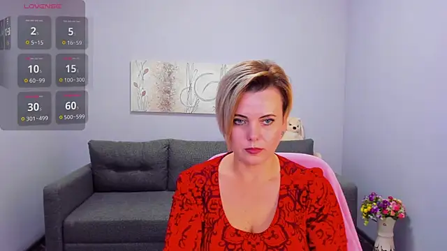 Snapshot of Julia_Wilsone chatting on 11.06.25 Julia Wilsone online show from 11.06.25