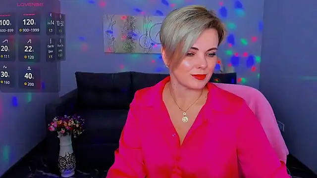 Snapshot of Julia_Wilsone chatting on 12.05.25 Julia Wilsone online show from 12.05.25