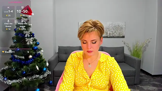 Snapshot of Julia_Wilsone chatting on 12.14.25 Julia Wilsone online show from 12.14.25