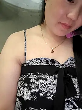 Snapshot of Sweetlove_77 chatting on 10.27.25 Sweetlove 77 online show from 10.27.25