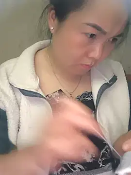 Snapshot of Sweetlove_77 chatting on 11.03.25 Sweetlove 77 online show from 11.03.25