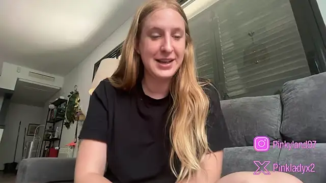 Pinkyladyxxx online show from 06.11.26