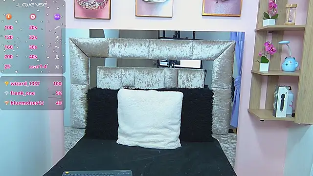 Snapshot of Vaioletcooper chatting on 01.24.25 Vaioletcooper online show from 01.24.25