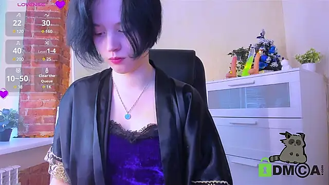 Alina Mills online show from 12.18.24