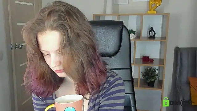 Snapshot of Alina_Mills chatting on 05.16.26 Alina Mills online show from 05.16.26
