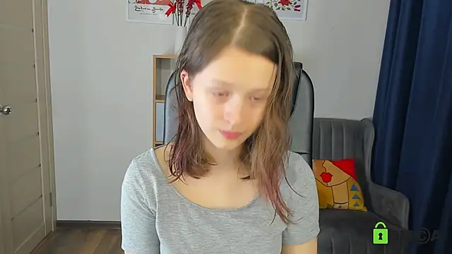 Snapshot of Alina_Mills chatting on 06.12.26 Alina Mills online show from 06.12.26