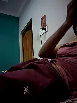 Snapshot of hairy_gun chatting on 12.04.24 hairy gun online show from 12.04.24