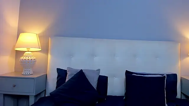 Snapshot of SaraaJhonsonn chatting on 11.17.25 SaraaJhonsonn online show from 11.17.25