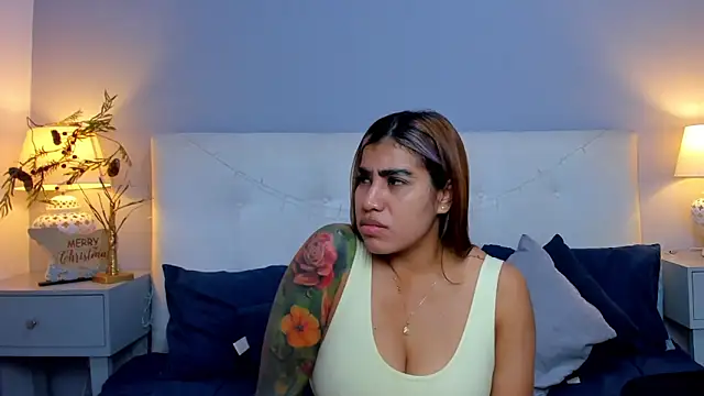 Snapshot of SaraaJhonsonn chatting on 11.22.25 SaraaJhonsonn online show from 11.22.25